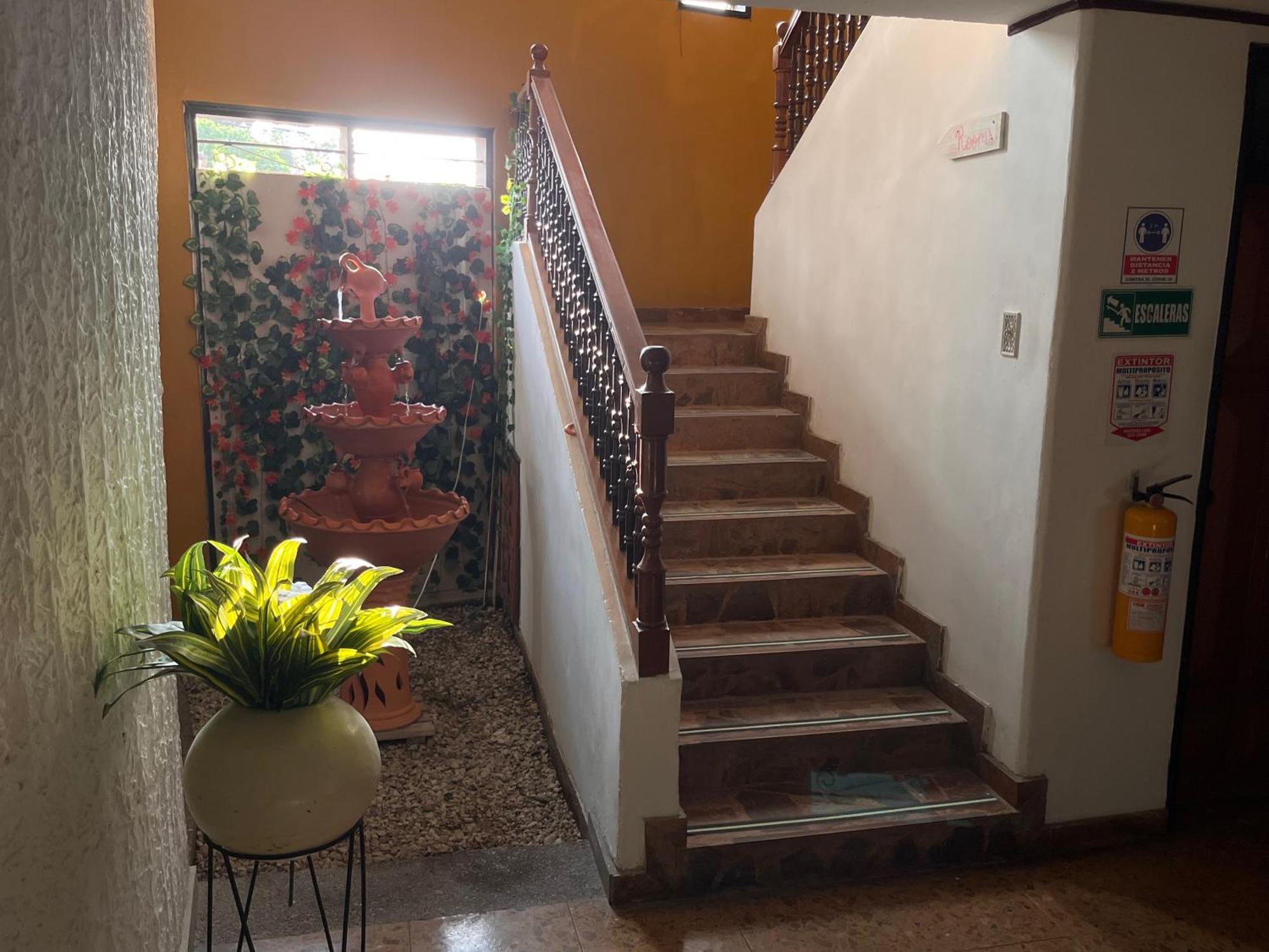 The Chill in Mansion Hostel Santa Marta Esterno foto