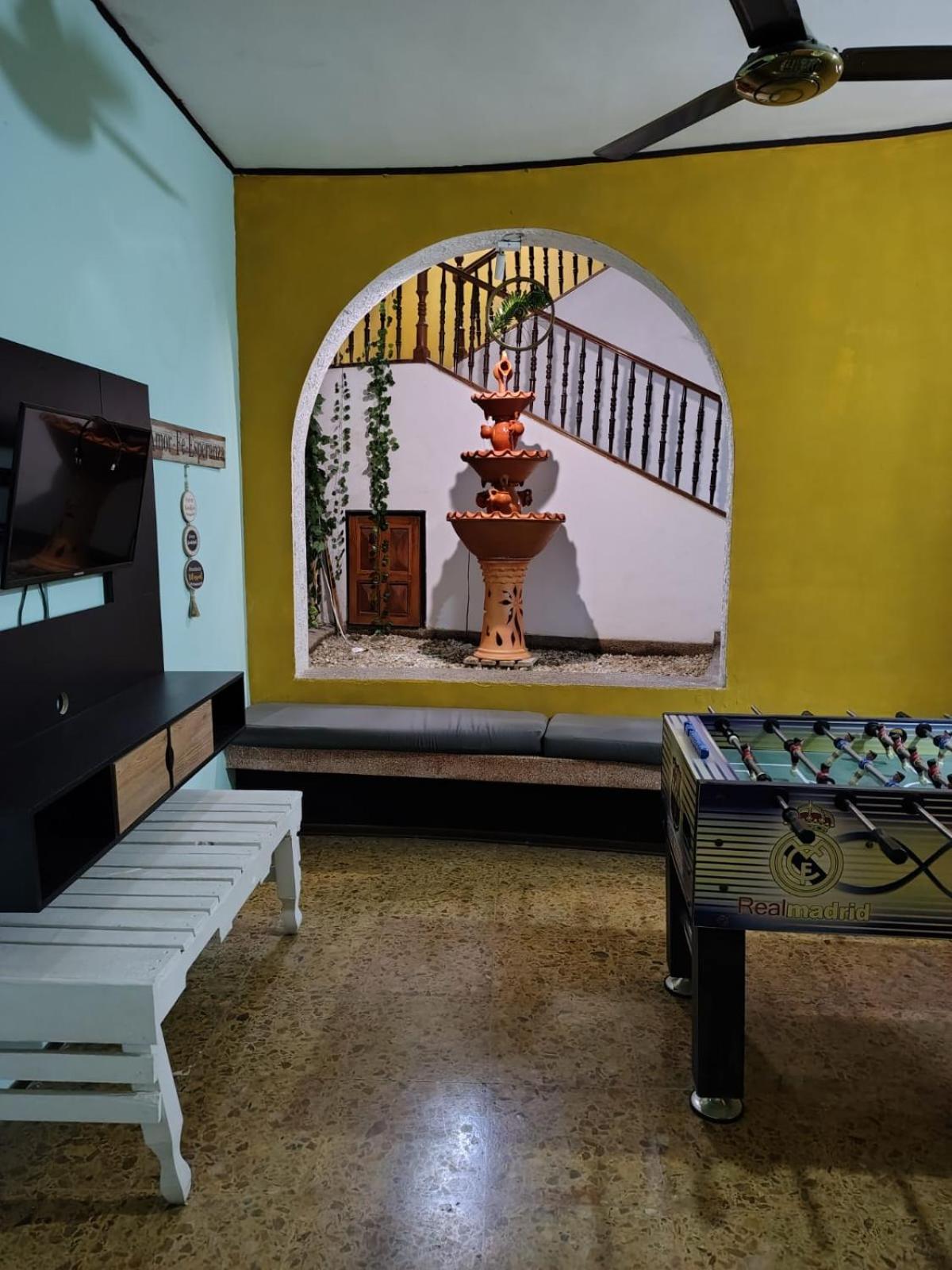 The Chill in Mansion Hostel Santa Marta Esterno foto